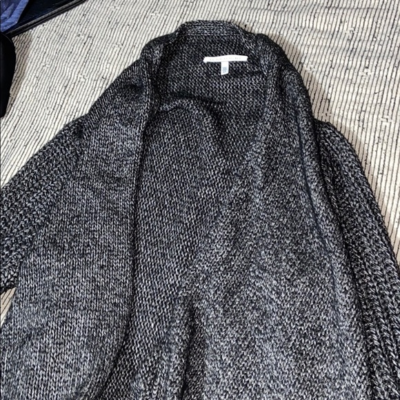 VS Cardigan - Picture 2 of 4